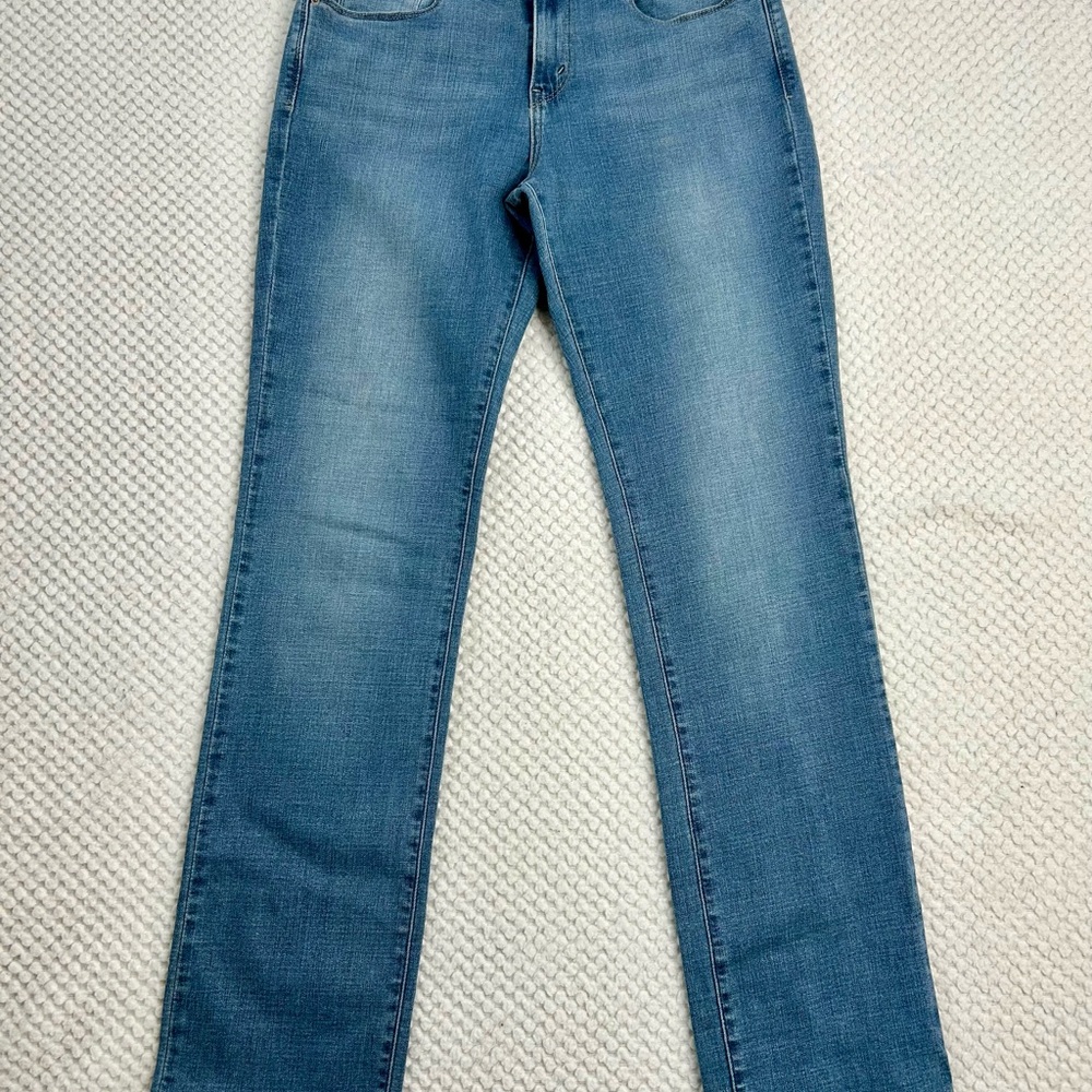 Levi's 505 Women's Straight Leg Jeans in Light Blue Wash